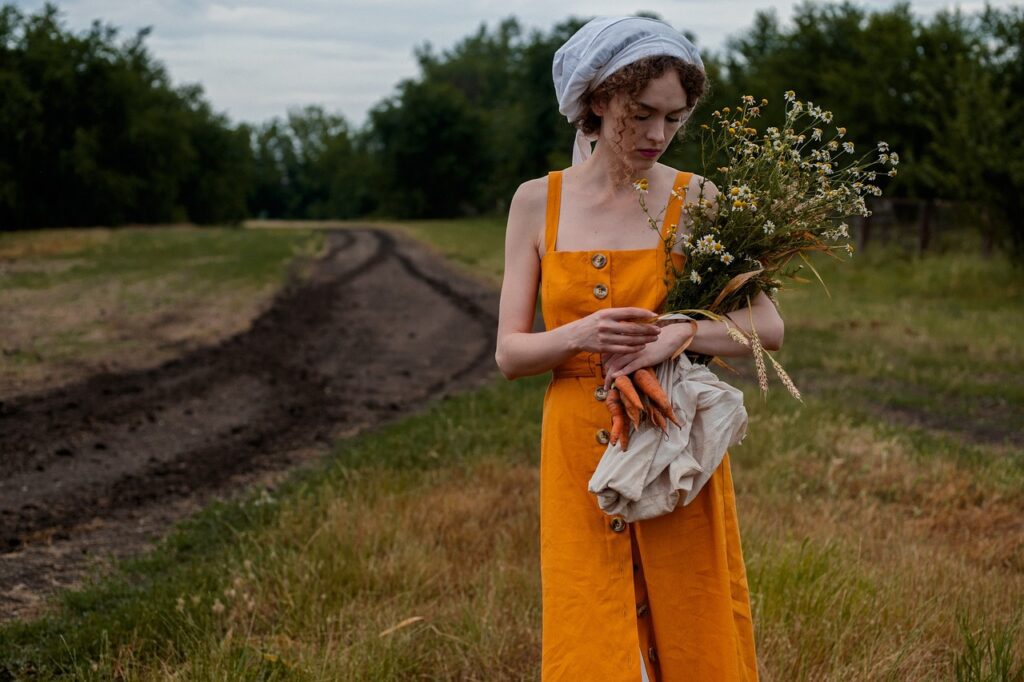 woman, flowers, bouquet-6279417.jpg